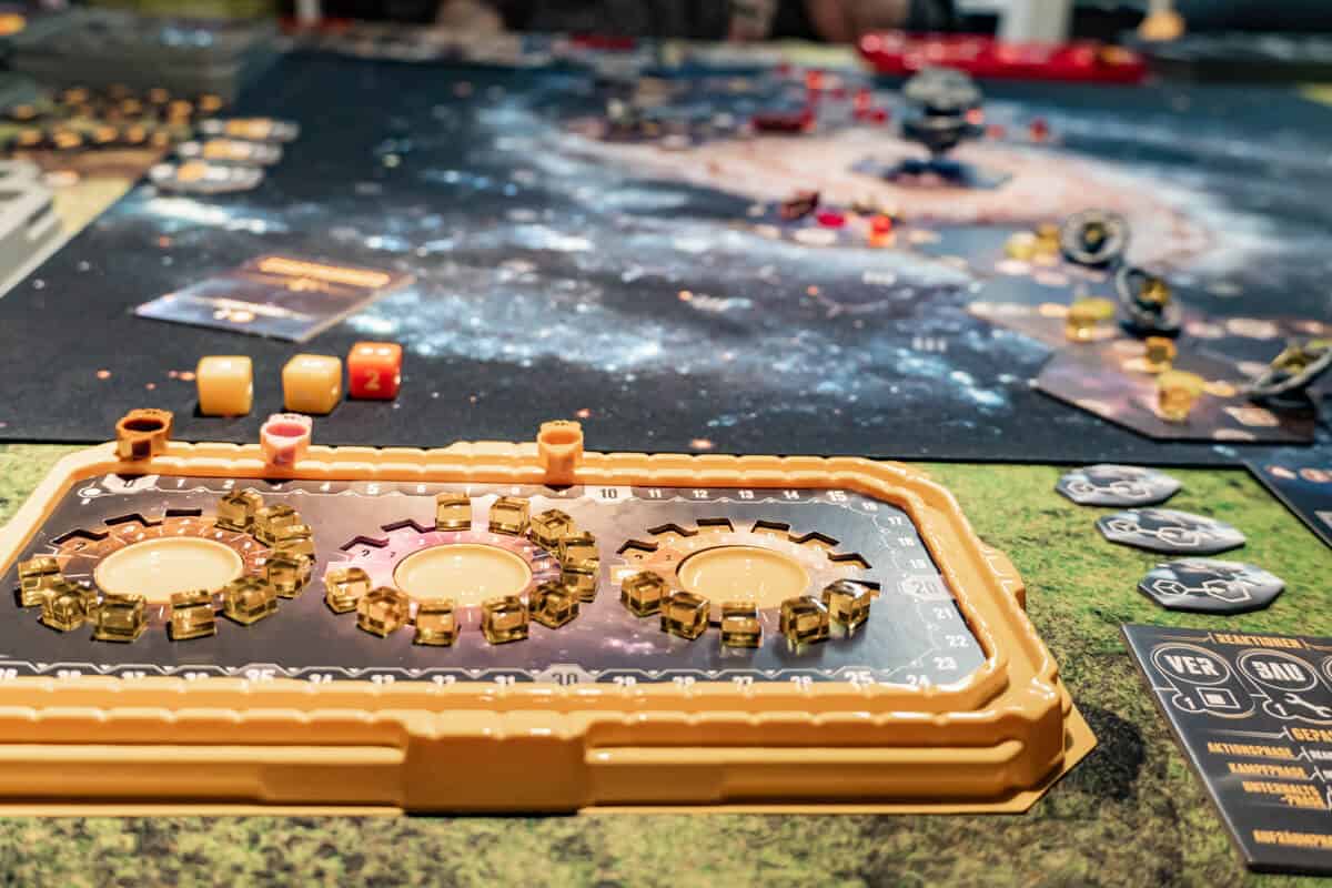 Eclipse Produktion, Forschung und Geld