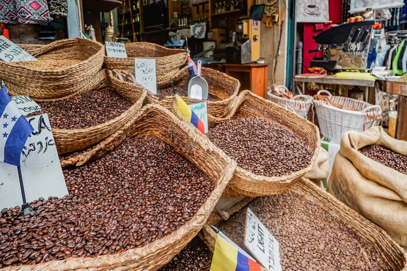 Gewürze und Co. auf dem Shouk
