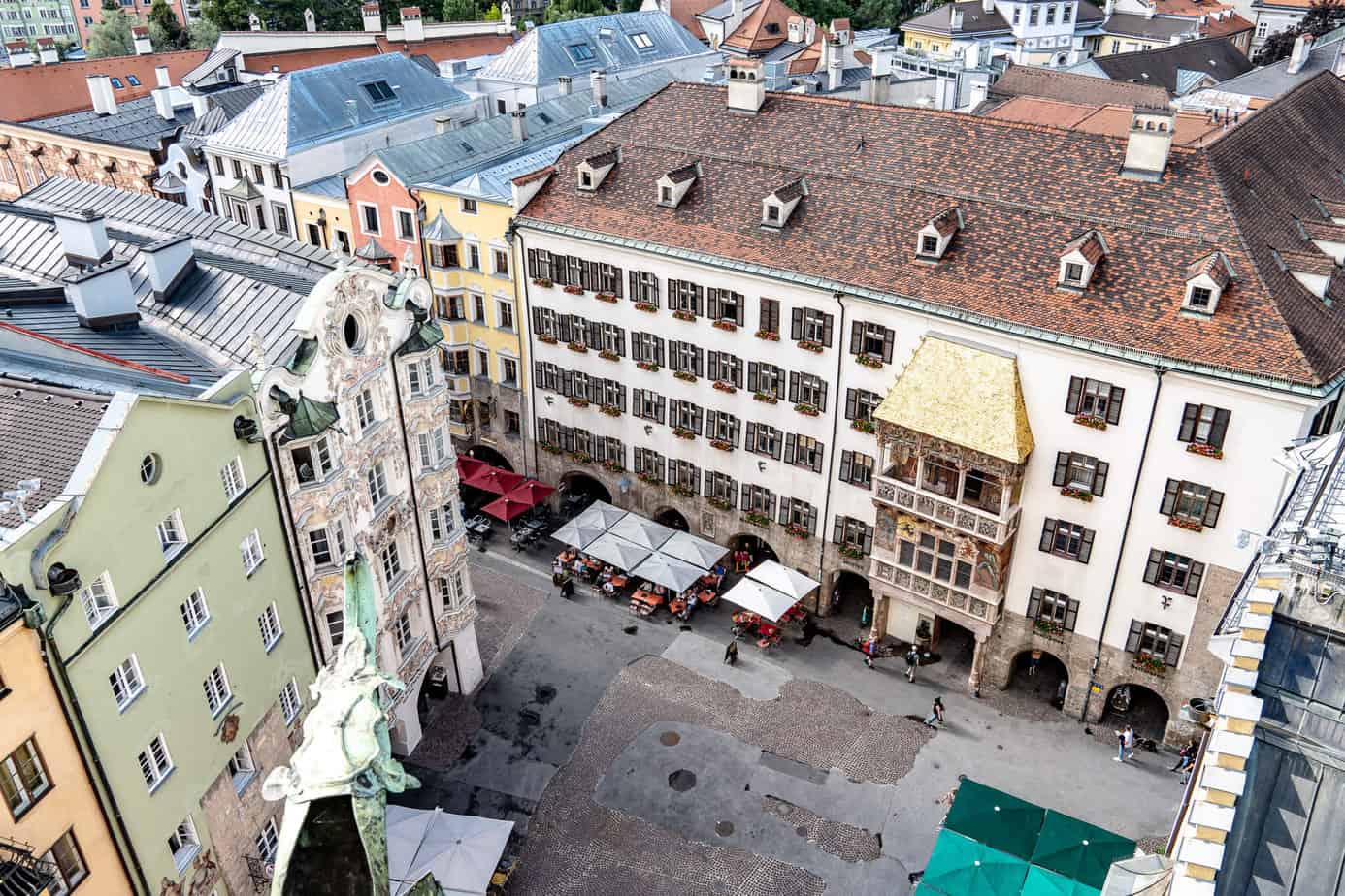 Blick vom Stadtturm aufs Goldene Dacherl