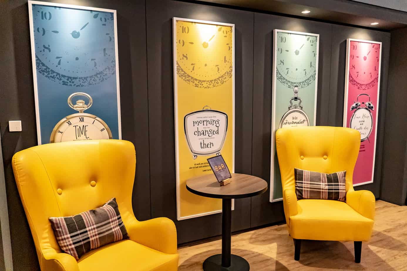 Wartebereich an der Rezeption