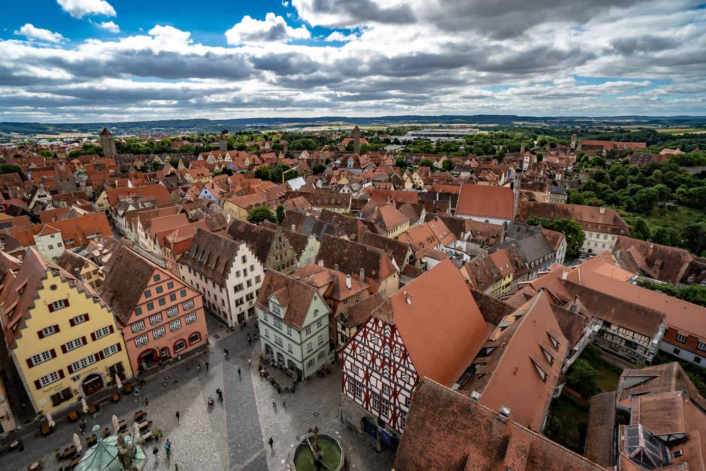 Blick vom Rathausturm auf den Marktplatz