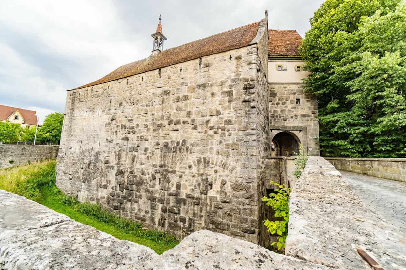 Die Wolfgangskirche von außen