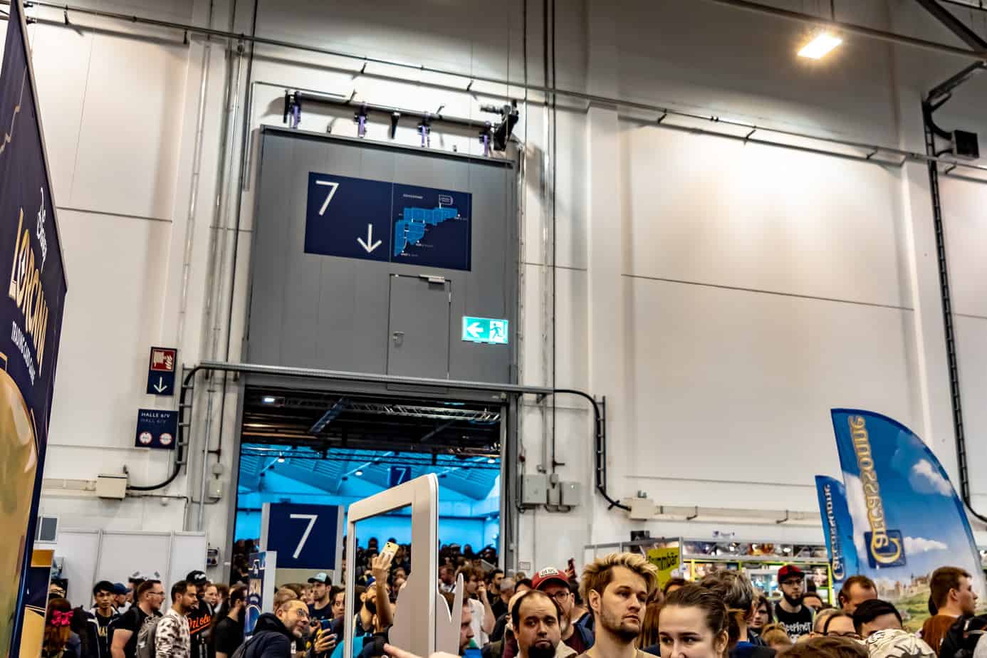 Volle Messehalle auf der Spiel in Essen 2023