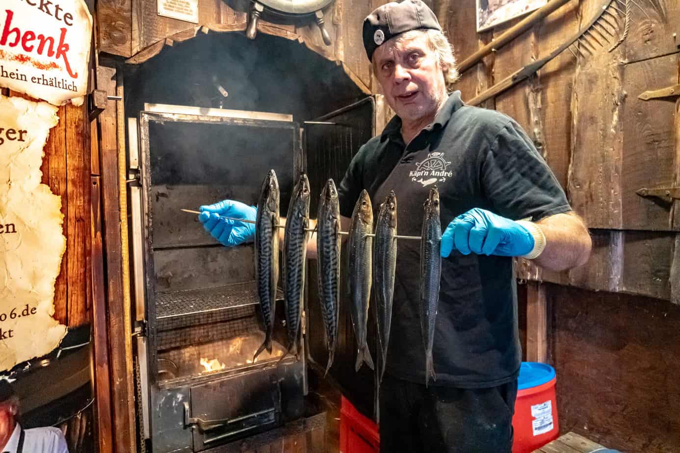 Beim Fischräucherkurs mit Kapitän André
