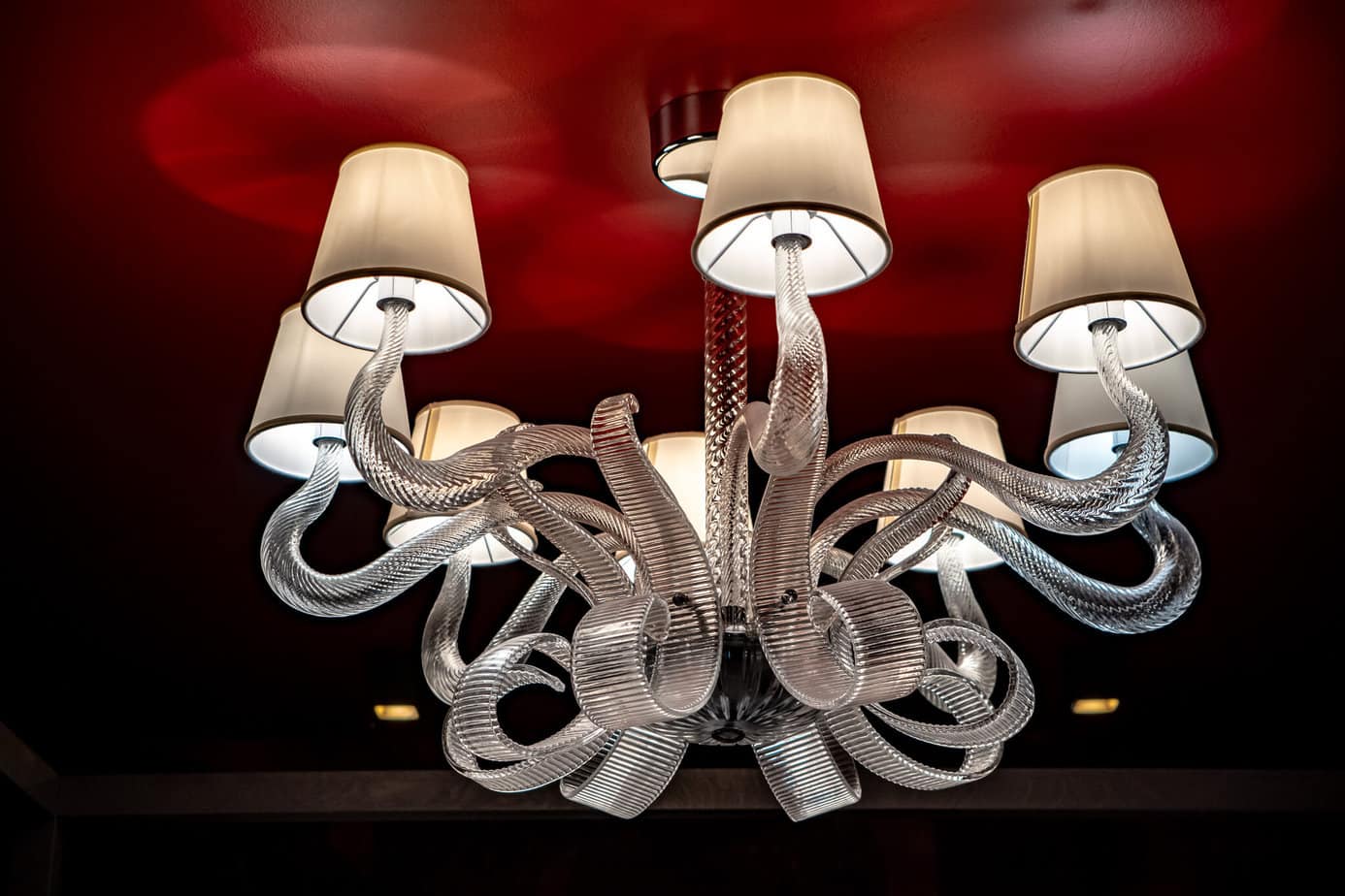 Der Kronleuchter in unserem Zimmer im Designhotel Laurichhof