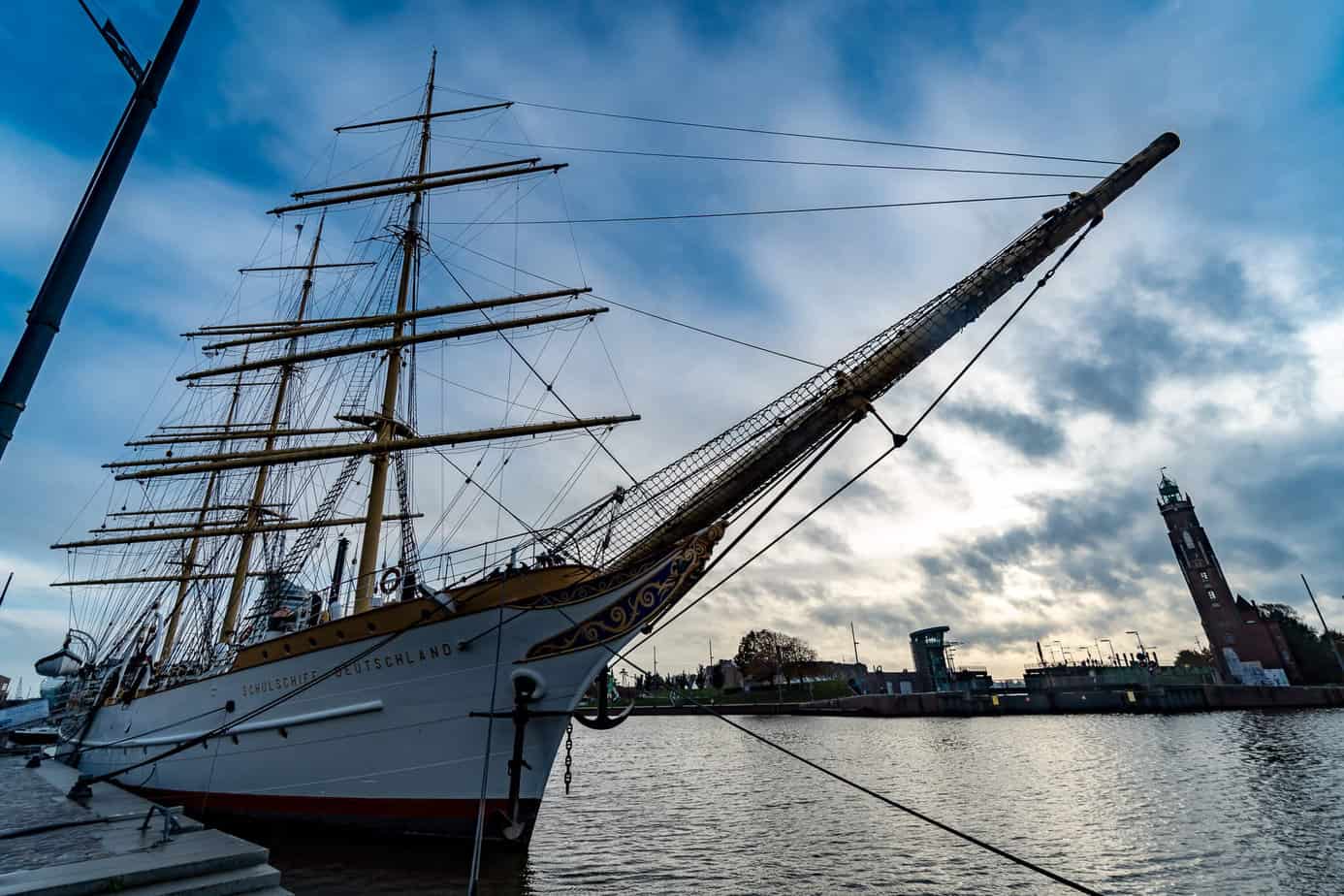 Die Schulschiff Deutschland von vorne