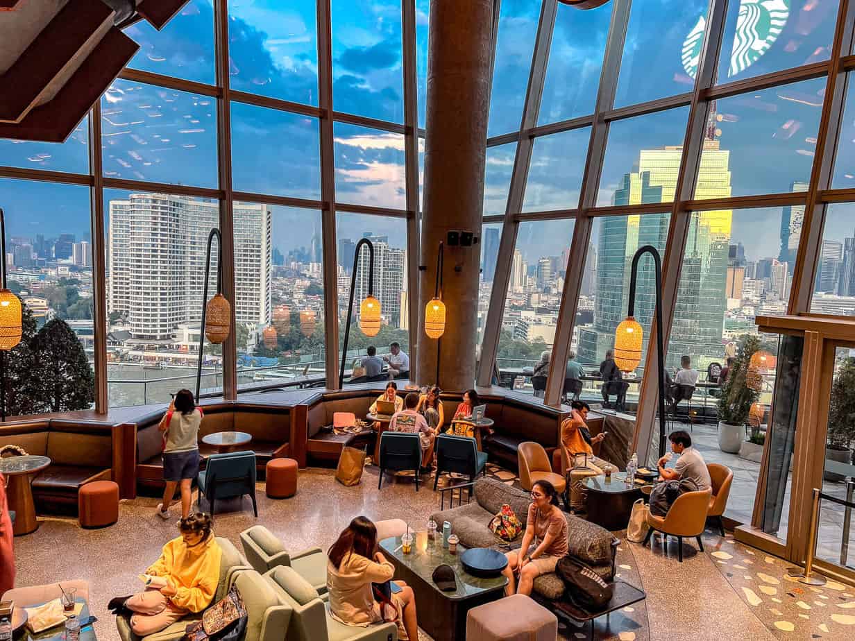 In Thailands größtem Starbucks