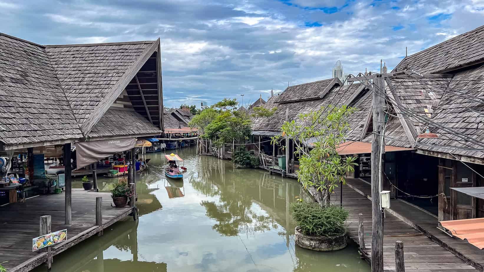 Kanal auf dem Floating Market in Pattaya