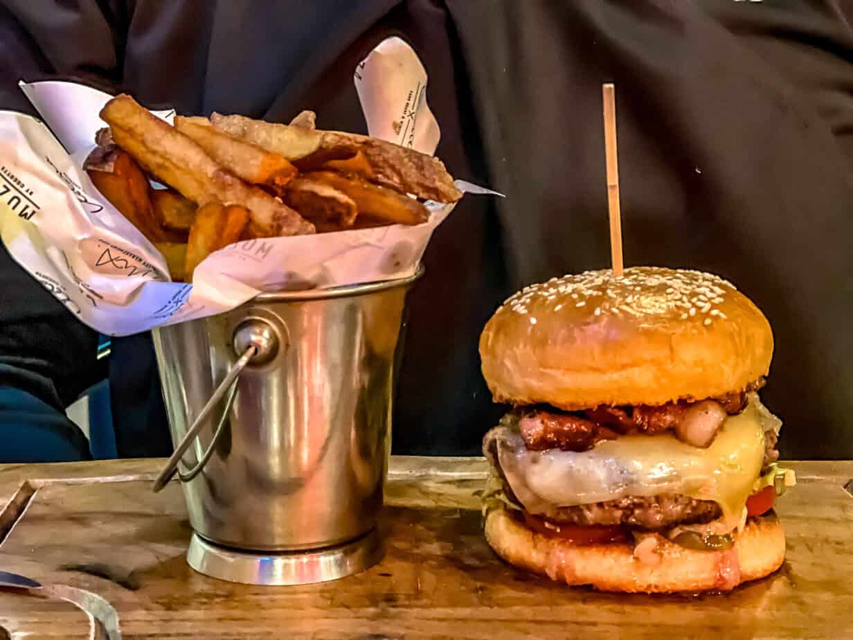 Meine liebsten Restaurants in Bangkok für besondere Anlässe 11 Burger im Cocotte