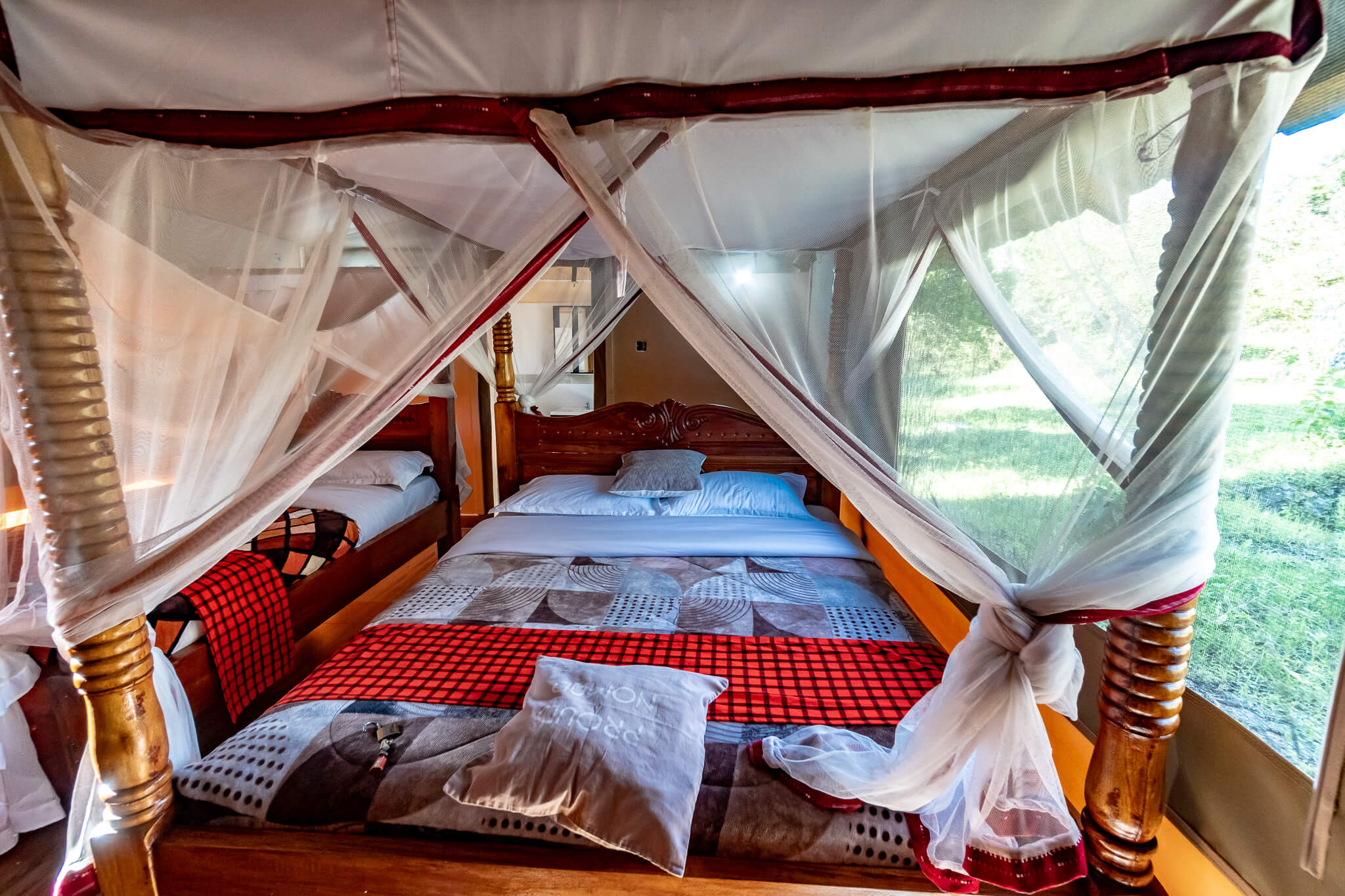 Kenia Rundreise – 10 Tage zwischen Safari & Strand 4 Bett im Zelt in der Masai Mara