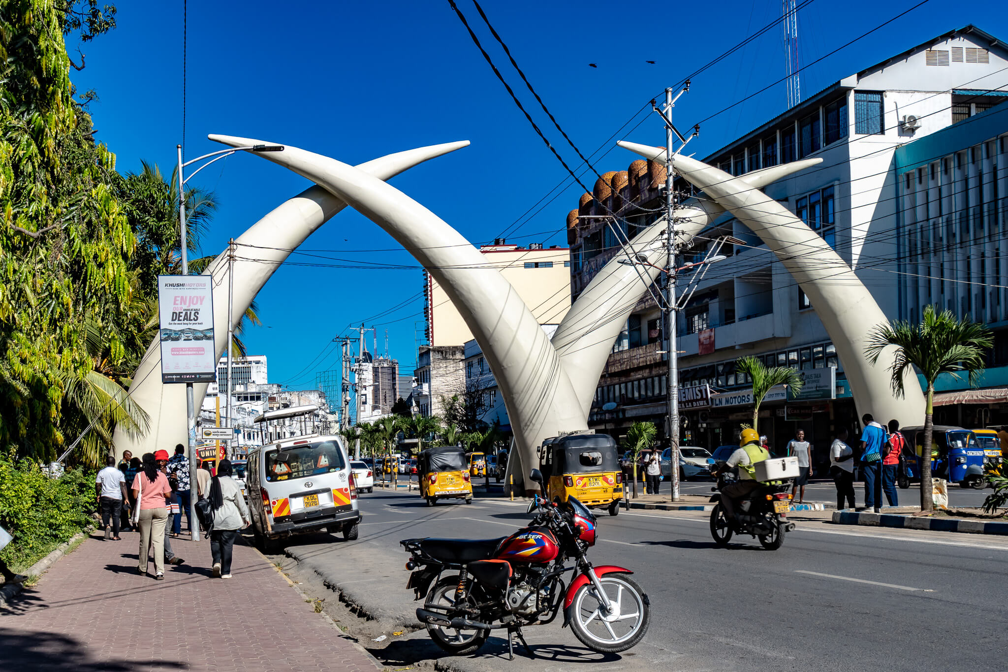 Kenia Rundreise – 10 Tage zwischen Safari & Strand 12 Die berühmten Stoßzähne von Mombasa