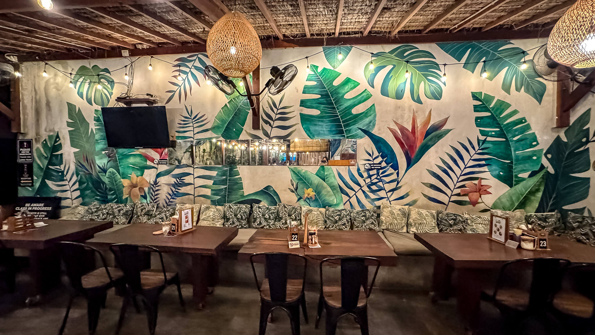 Die besten Cafés & Work-Spots in Kuta, Lombok 3 Im Loka