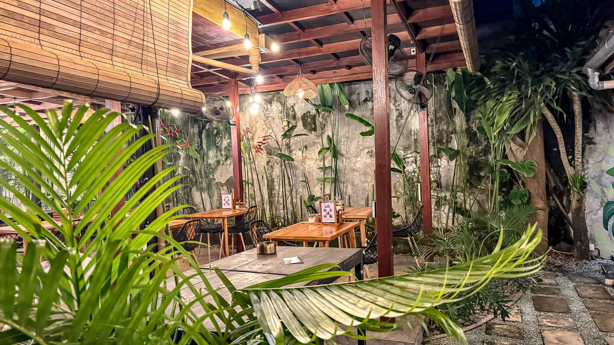 Die besten Cafés & Work-Spots in Kuta, Lombok 2 Loka