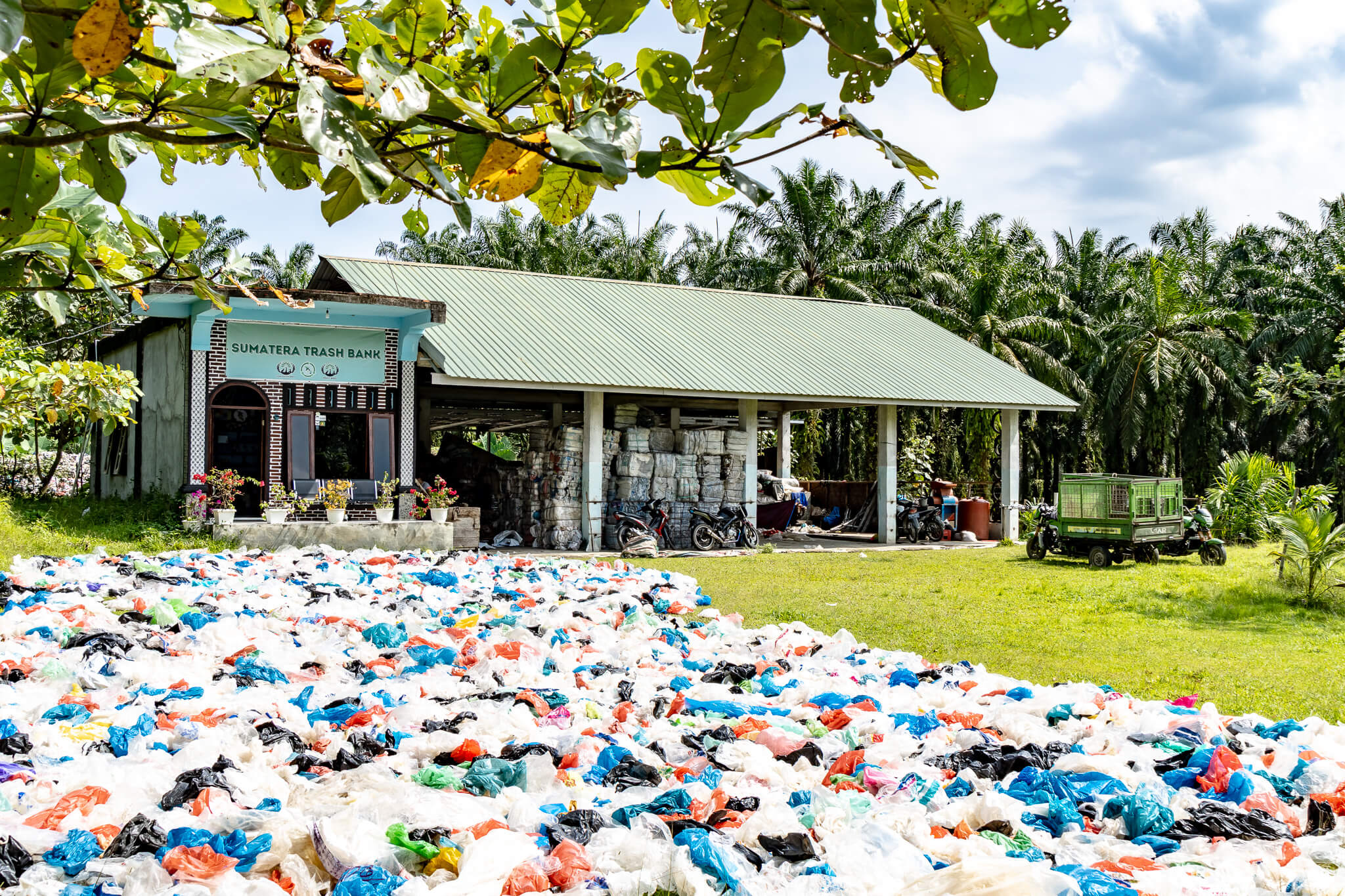 Umwelt- und Tierschutz in Sumatra mit Project Wings 6 Bei der Trash Bank – dem Partner von Project Wings
