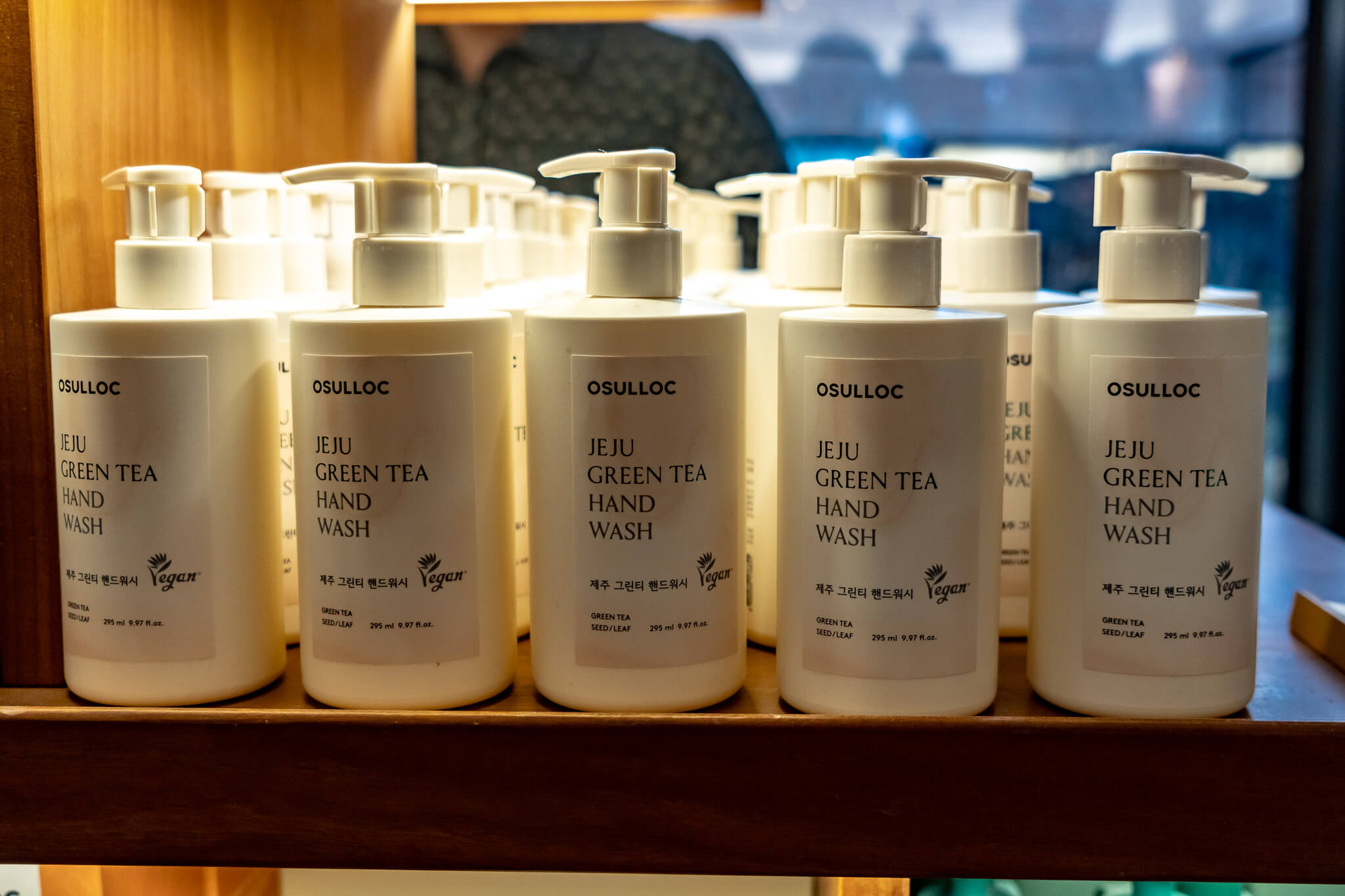 Jeju Island: 7 Highlights zwischen Vulkaninsel & Kirschblüte 22 Auch Grüntee Body Lotion gibt es hier