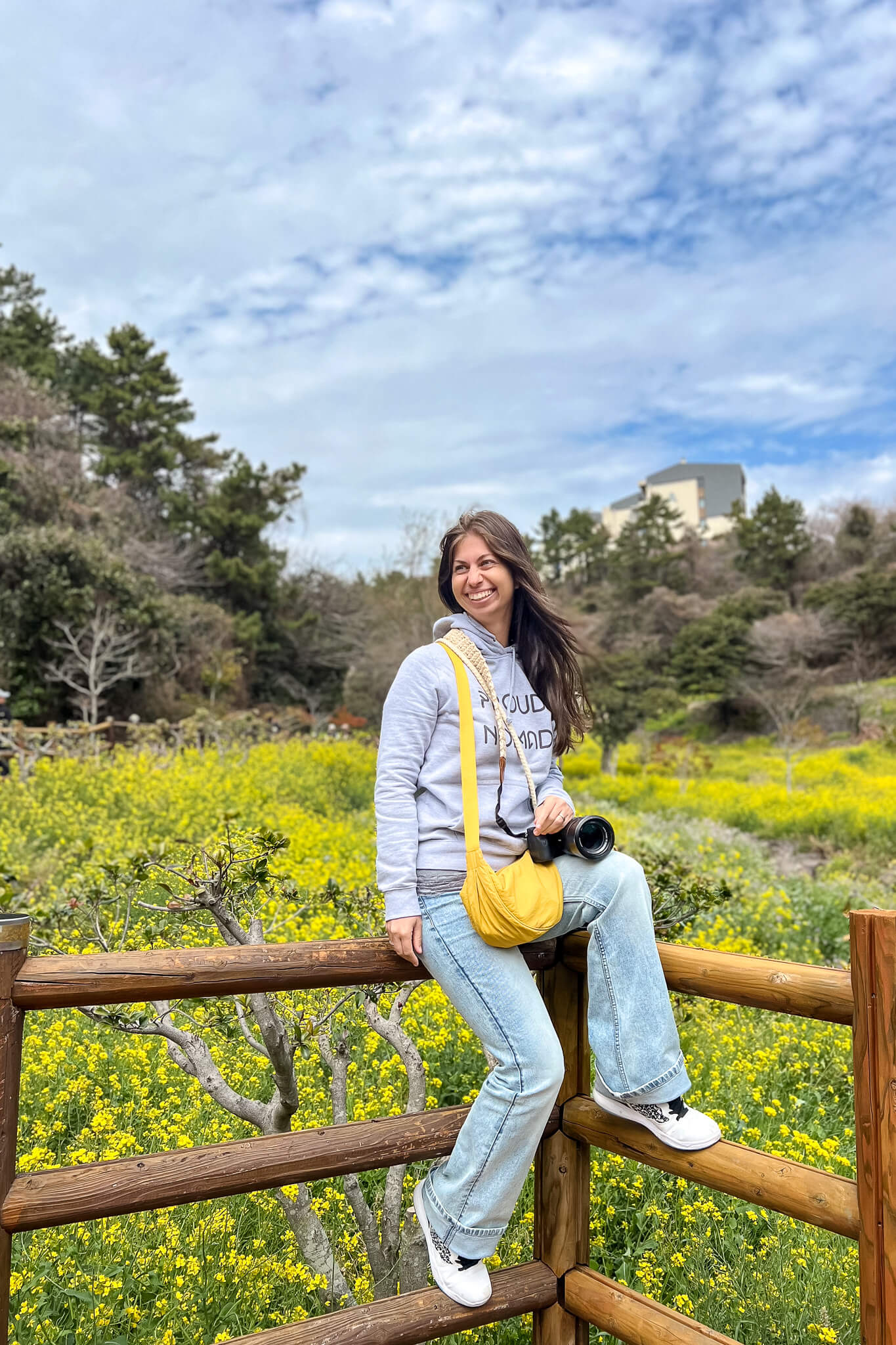 Barbara vorm Rapsfeld in Jeju Barbara vorm Rapsfeld in Jeju