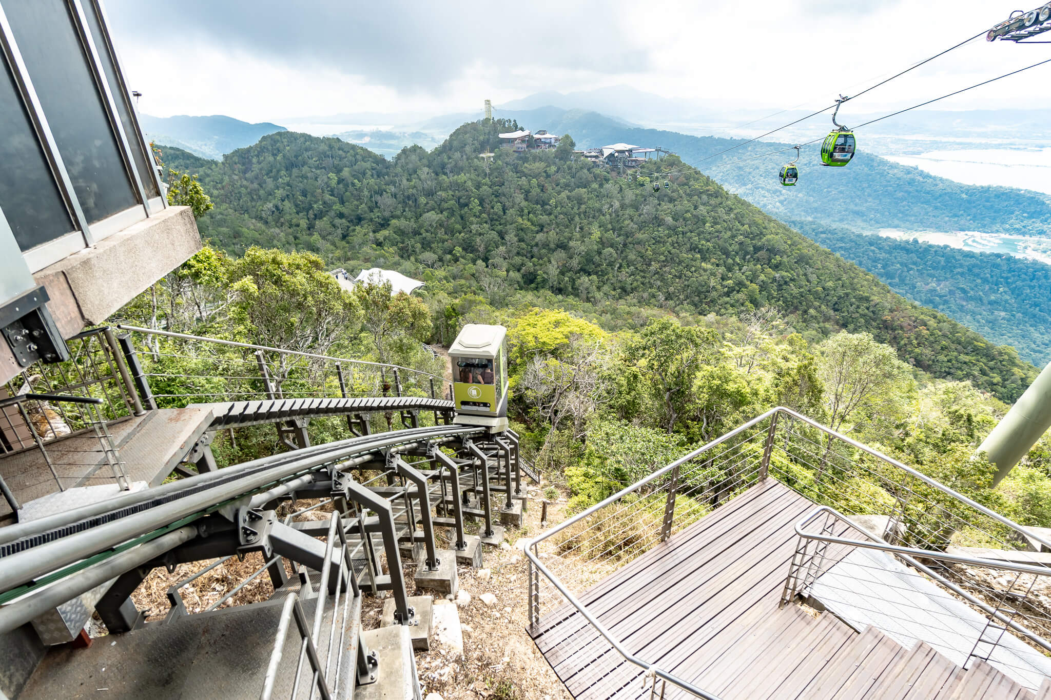 Blick auf SkyGlide und SkyCab
